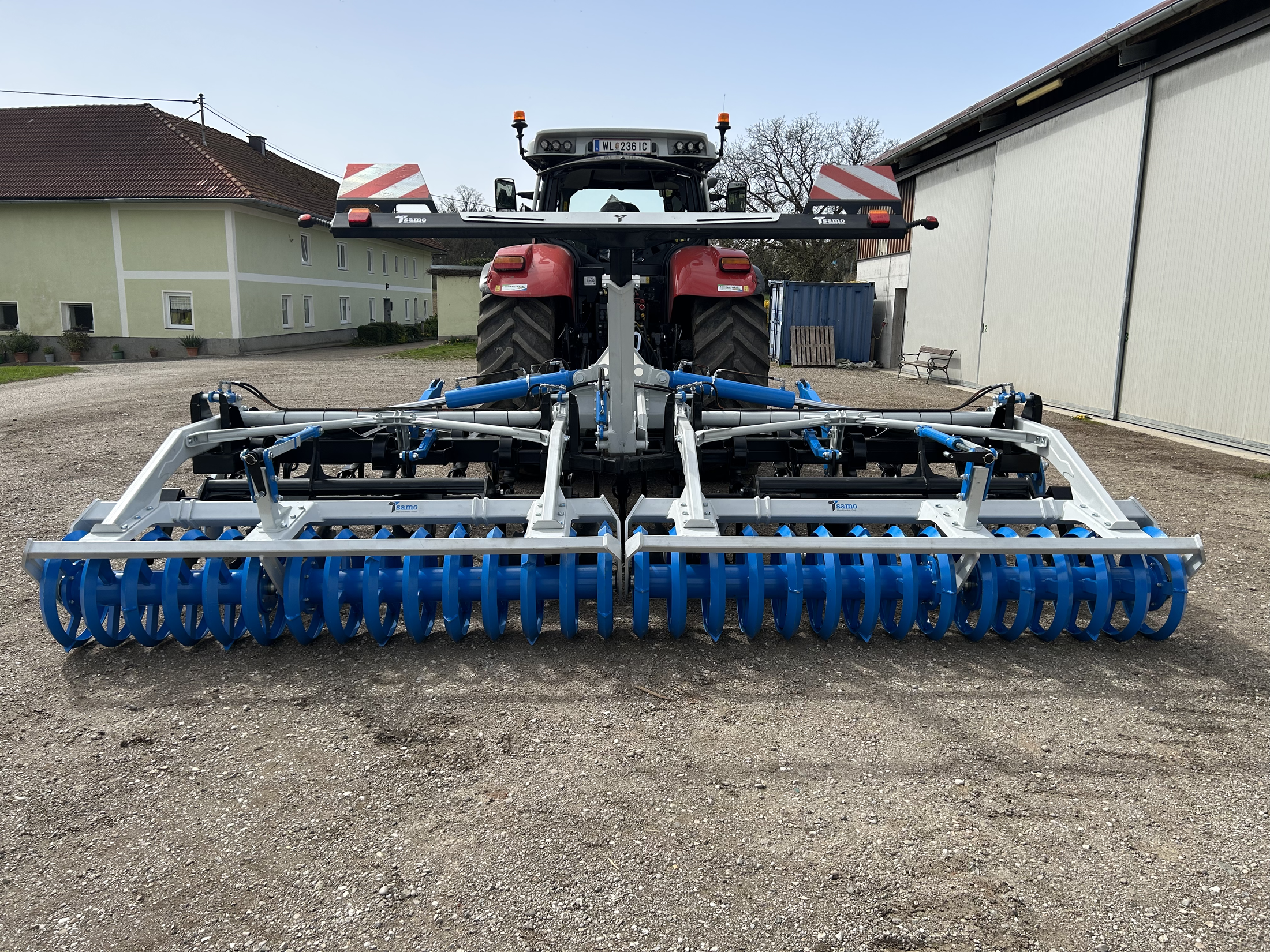 THOR universal cultivator by SAMO working in the field